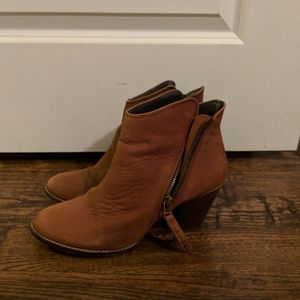 Steve Madden Cognac booties